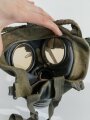 Gasmaske in Bereitschaftsbüchse Modell 1938 der Wehrmacht. Komplettes Set