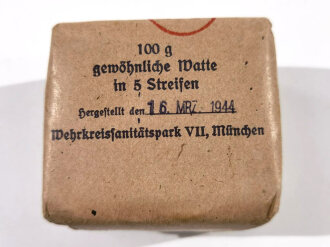 100g gewöhnliche Watte in 5 Streifen für den Verbandkasten der Wehrmacht, datiert 1944