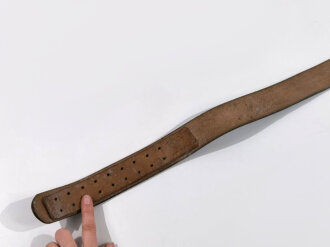 Koppelriemen für Angehörige von Parteiverbänden. Braunes Leder, Messinggegenhalt, Gesamtlänge 112cm