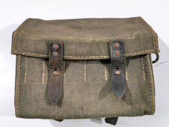 Tasche für Signalpatronen zur Leuchtpistole 42 der Wehrmacht. Guter Gesamtzustand, teilweise blaues Webleinen