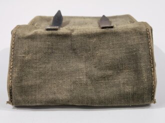 Tasche für Signalpatronen zur Leuchtpistole 42 der Wehrmacht. Guter Gesamtzustand, teilweise blaues Webleinen