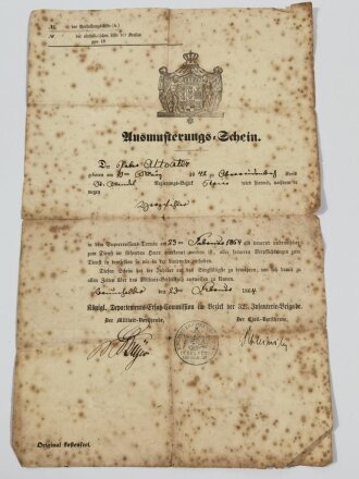 Ausmusterungs-Schein eines Angehörigen der königl. Departements Ersatz-Kommission im Bezirk der 32. Infanterie-Brigade, datiert 1864, fleckig, geknickt