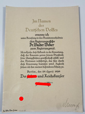 Großformatige Urkunde zur Ernennung in das Beamtenverhältnis den Regierungsassesor zum Regierugsrat, ausgestellt 1939