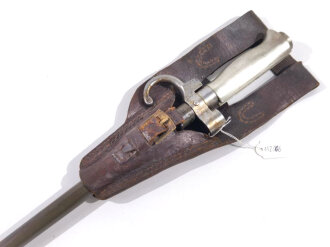 Frankreich, Epee Seitengewehr  Modell 1886 Lebel  mit braunem Koppelschuh, mit Parierhaken,  Weißmetallgriff verschraubt, alte Drückerform, Scheide feldgrau nachlackiert