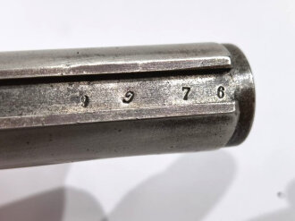 Frankreich, Epee Seitengewehr  Modell 1886 Lebel  mit braunem Koppelschuh, mit Parierhaken,  Weißmetallgriff verschraubt, alte Drückerform, Scheide feldgrau nachlackiert