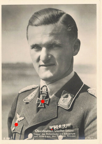 Ansichtskarte "Oberstleutnant Günther Lützow - Träger des Eichenlaubs mit Schwertern zum Ritterkreuz des Eisernen Kreuzes"