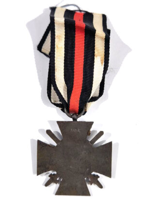 Ehrenkreuz für Frontkämpfer am Band, Rückseitig mit Hersteller O&B