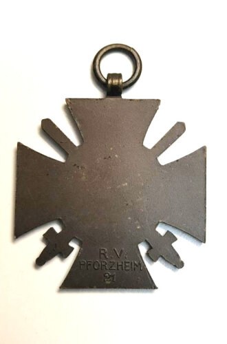 Ehrenkreuz für Frontkämpfer, Rückseitig mit Hersteller R.V. Pforzheim 21