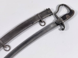 Preussen, Blüchersäbel Modell 1811, Truppenstempel vom 10. Husarenregiment , wuchtiger Parierbügel ca 2,160 kg, Gesamtlänge 100 cm, Narbiges, gereinigtes Stück, die Mundblechschrauben neuzeitlich ergänzt