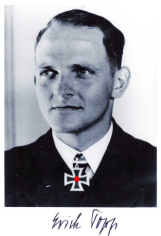 Deutschland nach 1945, Ritterkreuzträger Erich Topp, Repro Foto mit Unterschrift