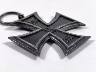Eisernes Kreuz 2. Klasse 1914, der Bandring wurde vermutlich mit einer Zange geöffnet