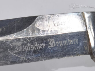 1.Weltkrieg Grabendolch mit zugehöriger Scheide, Eigentumstück, die Klinge markiert " 42erl" sowie " Deutscher Brummer" Koppelschlaufe abgeschnitten, ungereinigtes Stück