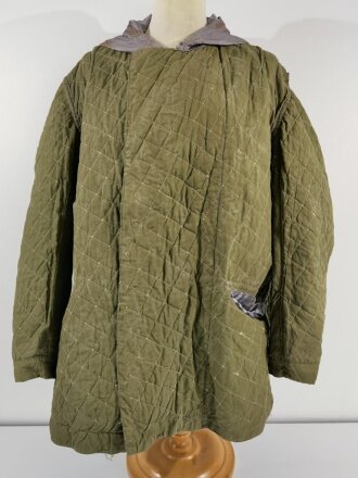Gesteppte, grüne Winterwendejacke, wohl für Luftwaffen Felddivision oder Fallschirmjäger. Getragenes Stück