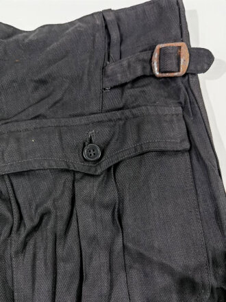 Hitlerjugend, schwarze , kurze Hose mit RZM Etikett " HJ Kniehose Zwirnköper" Ungetragenes Stück mit Mäusefraß