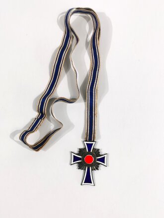 Ehrenkreuz der Deutschen Mutter ( Mutterkreuz ) in Silber,  mit langem Band