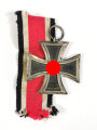Eisernes Kreuz 2. Klasse 1939, mit Hersteller "55" im Bandring für " J.E. Hammer & Söhne, Geringswalde ", Hakenkreuz berieben, mit Band