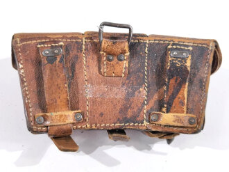 1.Weltkrieg Patronentasche, stark getragenes Stück, datiert 1916, zum Teil defekt und restauriert