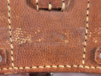 1.Weltkrieg Patronentasche, getragenes Kammerstück, datiert 1915, Farbflecken