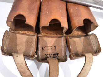 1.Weltkrieg Patronentasche, getragenes Kammerstück, datiert 1915, Farbflecken