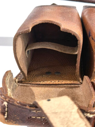 1.Weltkrieg Patronentasche, getragenes Kammerstück, datiert 1915, Farbflecken