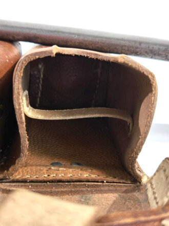 1.Weltkrieg Patronentasche, getragenes Kammerstück, datiert 1915, Farbflecken