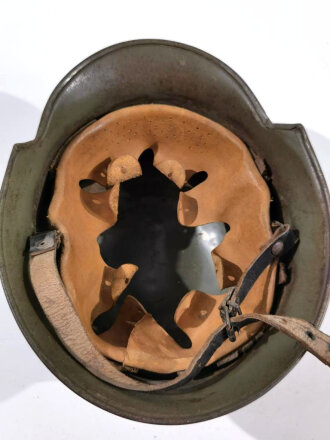 Stahlhelm für Technische Nothilfe. Grüner Originallack, ungereinigtes Stück