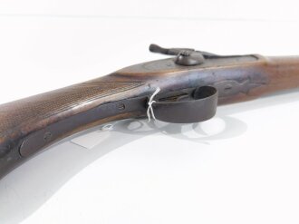 Frankreich/ Spanien Perkussionsjagdgewehr 19 Jahrhundert, glatter Achtkantlauf Kaliber ca. 15 mmm, Ladestock fehlt, Gesamtlänge 136,5 cm