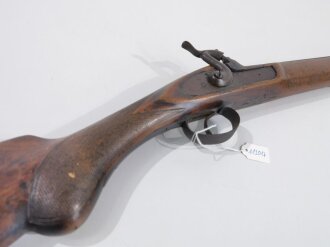 Frankreich/ Spanien Perkussionsjagdgewehr 19 Jahrhundert, glatter Achtkantlauf Kaliber ca. 15 mmm, Ladestock fehlt, Gesamtlänge 136,5 cm