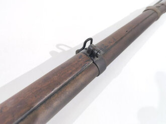 Frankreich von Steinschloß aptierter Perkussionskarabiner  "de Charleville" Modell 1777, glatter Lauf Kaliber ca. 19 mmm, Ladestock , Gesamtlänge 117 cm, Reitstange fehlt,  Holzschaft ca 9 cm gekürzt