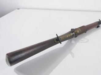 Frankreich von Steinschloß aptierter Perkussionskarabiner  "de Charleville" Modell 1777, glatter Lauf Kaliber ca. 19 mmm, Ladestock , Gesamtlänge 117 cm, Reitstange fehlt,  Holzschaft ca 9 cm gekürzt