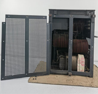 Ladegleichrichter L.Gl.T. 560a, Ausführung B, datiert 1944. Guter Zustand, Originallack, Funktion nicht geprüft