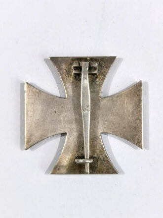 Eisernes Kreuz 1. Klasse 1939 mit Hersteller "65" auf der Nadel für " Klein & Quenzer A.G., Idar Oberstein ", Entnazifiziert