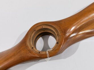 1.Weltkrieg, kleiner Schichtholzpropeller der "Hugo Heine Propellerwerk Waidmannslust" 64cm Spannweite. Guter Zustand, ungereinigt