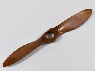 1.Weltkrieg, kleiner Schichtholzpropeller der "Hugo Heine Propellerwerk Waidmannslust" 64cm Spannweite. Guter Zustand, ungereinigt