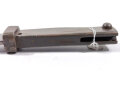 1.Weltkrieg, Ersatzseitengewehr 88/98 Eisengriff,  gekürzte Parierstange, Klinge mit Hohlkehle spitz auslaufend, neuzeitlich lackiert
