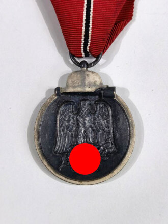 Medaille  Winterschlacht im Osten , im Bandring Hersteller "55 für J.E. Hammer & Söhne, Geringswalde ", sehr guter Zustand