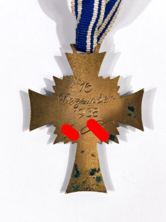 Ehrenkreuz der Deutschen Mutter ( Mutterkreuz ) in Bronze am Band