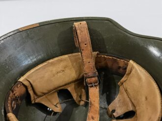 1.Weltkrieg Stahlhelm. Die Glocke Original, alles andere neuzeitlich ergänzt "St 66" Einzelstück aus Sammlungsauflösung