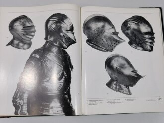 "Europäische Helme aus der Sammlung des Museums für Deutsche Geschichte", über DIN A4, 314 Seiten