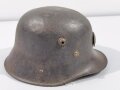 Irland, Stahlhelm Modell 1927, Hersteller "Vickers" Eines von etwa 5000 produzierten Stücken, der Helm war mal weiß lackiert, dies wurde aber entfernt. Meiner Meinung nach in allen Teilen originales Stück