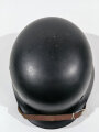 Stahlhelm Modell 1935 Wehrmacht. Neuzeitlich lackierte Glocke Q64, Innenfutter und Kinnriemen Modell 1940 Wehrmacht, von der norwegiscchen Armee weitergetragen und mit braunem Lederfett bearbeitet