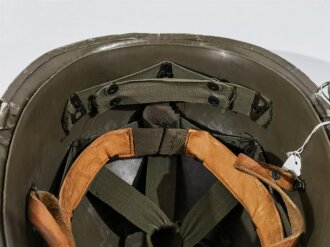 Belgien, Stahlhelm Modell 1951. Originallack, Liner gestempelt " Cogebi"