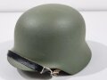 Deutschland nach 1945, Stahlhelm Bundesgrenzschutz, letztes Modell ohne Lüftungslöcher. Kammermäßig überlackiert