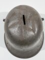 Stahlhelm 1.Weltkrieg, Umbau als Opferstock oder Spardose. Das Originale Schloss ( ohne Schlüssel ) ausgebaut beiliegend, unschlau durch neueres Möbelschloss ergänzt.