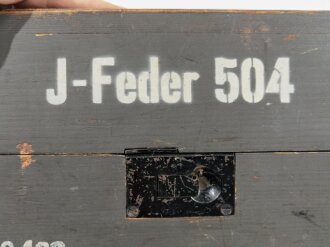 Pionier, " J-Feder 504 " 21 Tage Zeitzünder der Firma Junghans für maximal 504 Stunden Laufzeit. Durchgelaufenes Stück in sehr gutem Zustand, mit Zubehör und Prüfbuch in Transportkasten. Frei von Gefahrstoffen aller Art