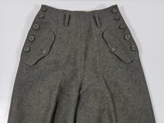 Uniformhose für Damen, höchstwahrscheinlich...