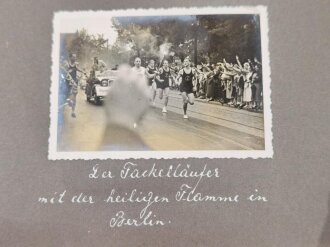 Olympische Spiele zu Berlin 1936, kleines Fotoalbum mit 45 Fotos, diese meist 6 x9cm. Sehenswertes Album eines begeisterten Zuschauers