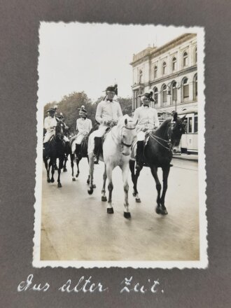 Olympische Spiele zu Berlin 1936, kleines Fotoalbum mit 45 Fotos, diese meist 6 x9cm. Sehenswertes Album eines begeisterten Zuschauers