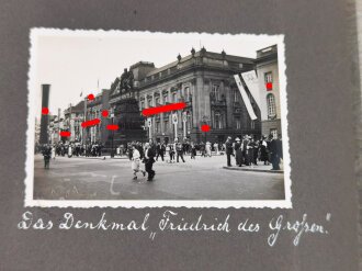 Olympische Spiele zu Berlin 1936, kleines Fotoalbum mit 45 Fotos, diese meist 6 x9cm. Sehenswertes Album eines begeisterten Zuschauers