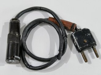 Beleuchtungskabel (Anstecklampe) unter anderem zum Entfernungsmesser 36. Kabel desolat, die Aufsteckeinrichtung aus brauner Preßmasse leicht defekt